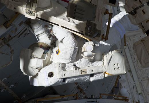 STS134-E-09006