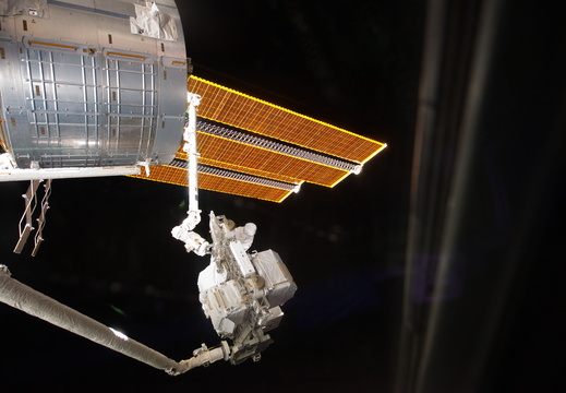 STS134-E-07319