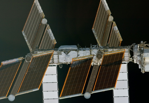 STS134-E-06637