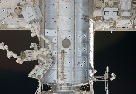 STS134-E-06711