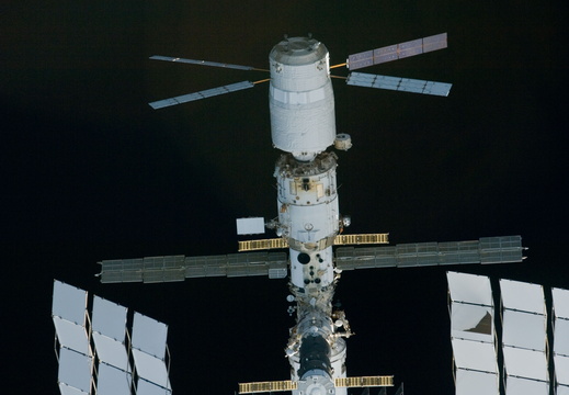 STS134-E-06610