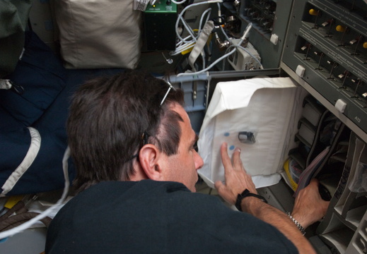 STS134-E-05302