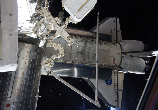 STS134-E-08174