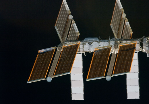 STS134-E-06620