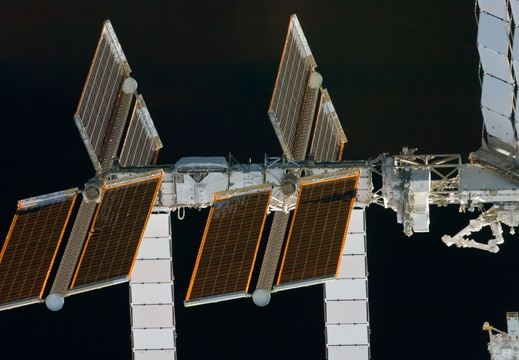 STS134-E-06621