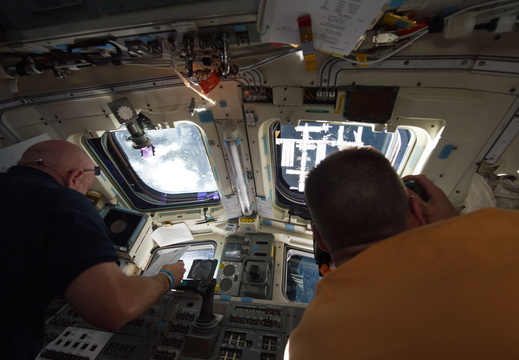 STS134-E-06990