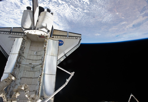 STS134-E-08221