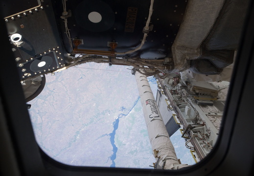 STS134-E-07553