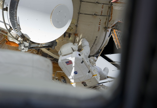 STS134-E-08932
