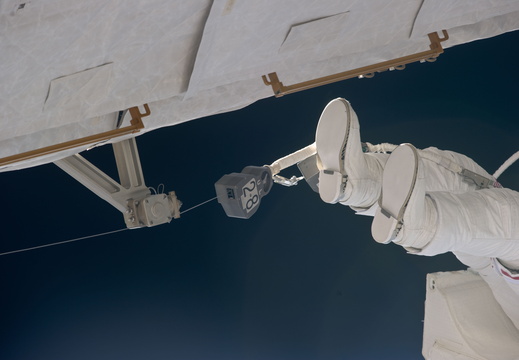 STS134-E-08643