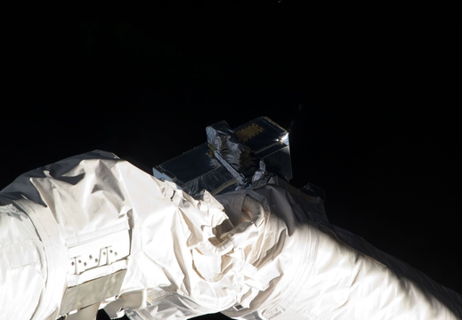 STS134-E-06473