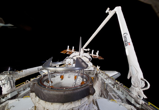 STS134-E-06979