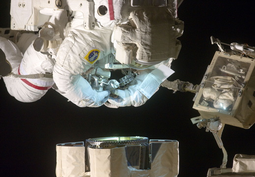 STS134-E-08633
