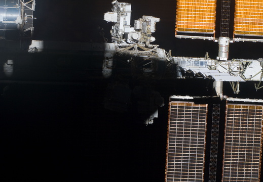 STS134-E-10490