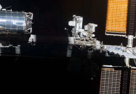STS134-E-10484
