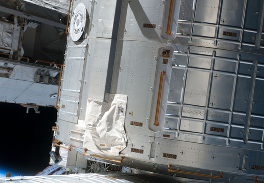 STS134-E-11883