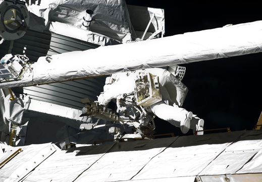 STS134-E-09621