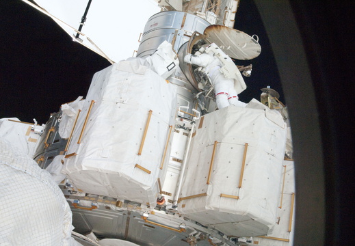 STS134-E-09306
