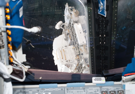 STS134-E-09239