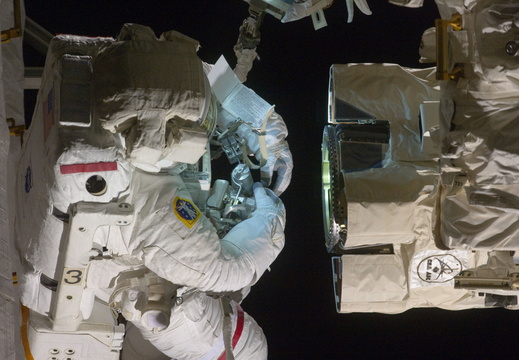 STS134-E-08630