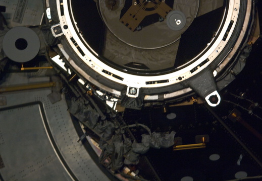 STS134-E-06811