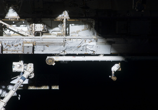 STS134-E-10514