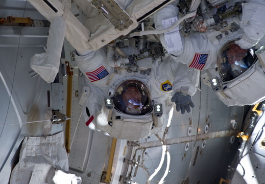 STS134-E-08946