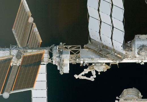 STS134-E-06639