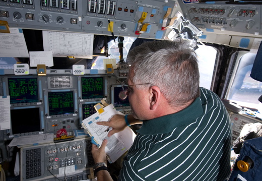 STS134-E-06882