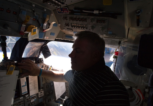 STS134-E-06858