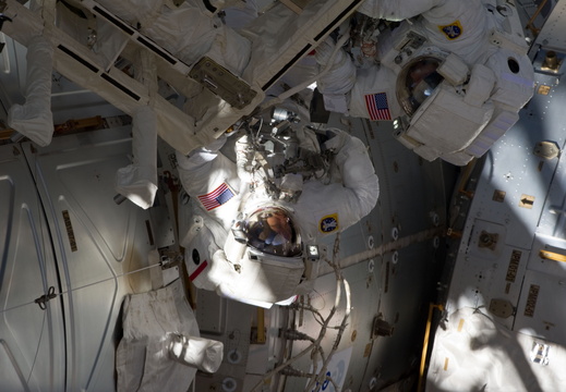 STS134-E-08961