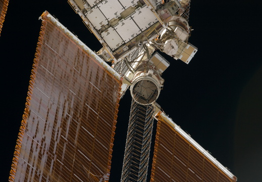 STS134-E-06733
