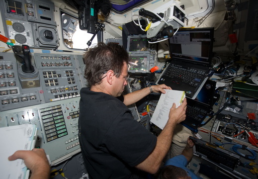 STS134-E-10904
