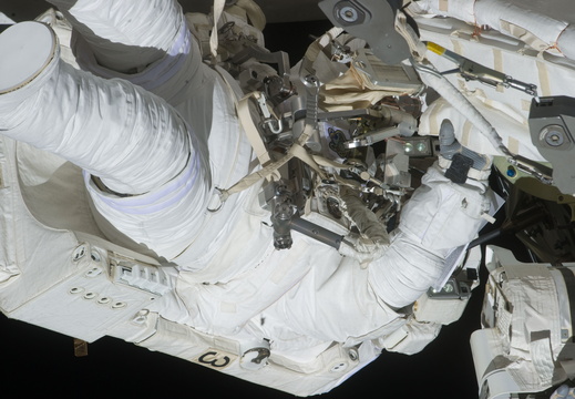 STS134-E-11136