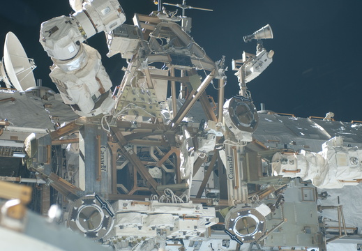 STS134-E-11828