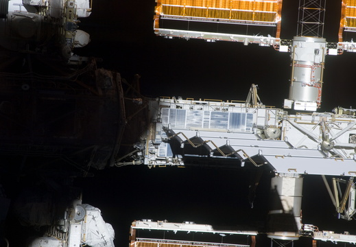 STS134-E-10508