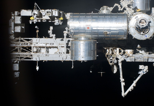 STS134-E-10494