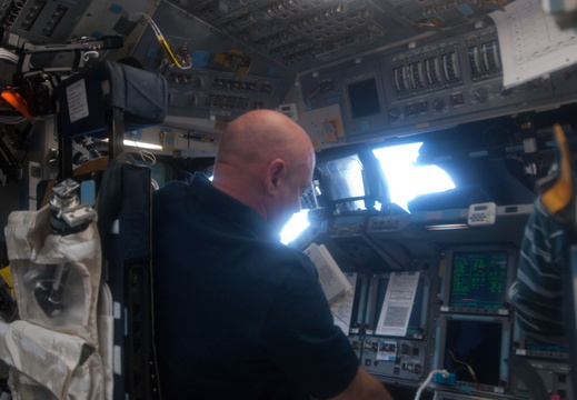 STS134-E-05345