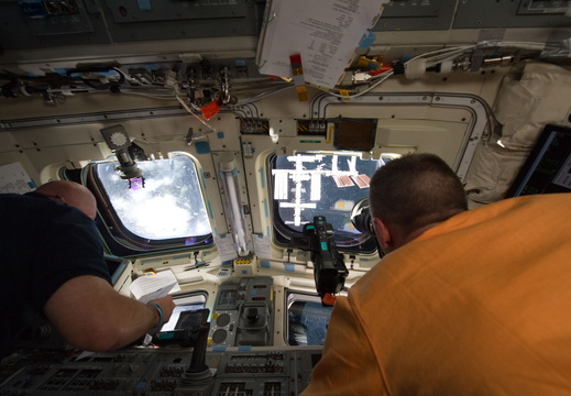 STS134-E-06992