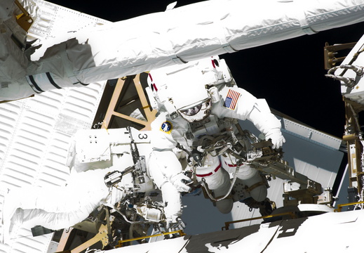 STS134-E-09595
