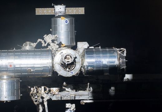 STS134-E-10492