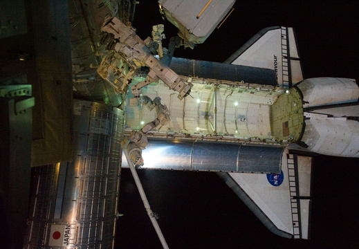 STS134-E-08194