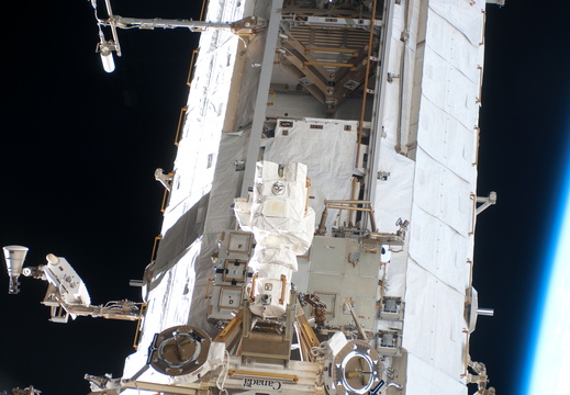 STS134-E-11899