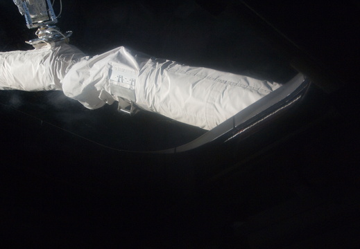 STS134-E-05282
