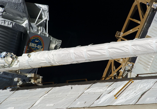 STS134-E-11218