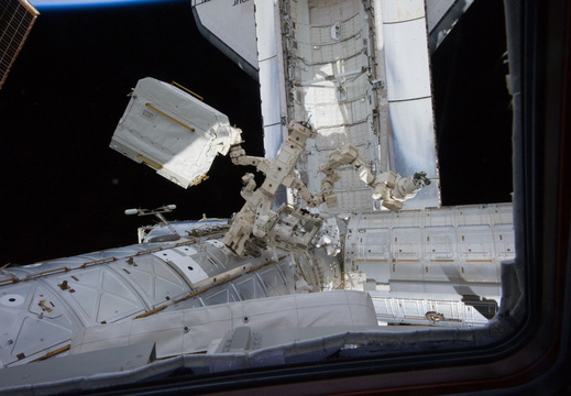 STS134-E-07719