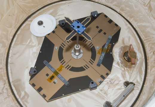 STS134-E-09882
