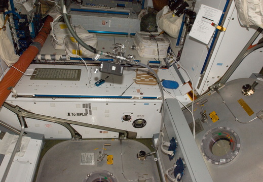 STS135-E-09423