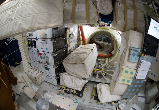 STS135-E-09126