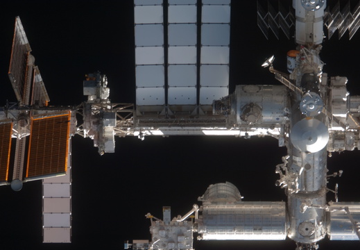 STS135-E-06786